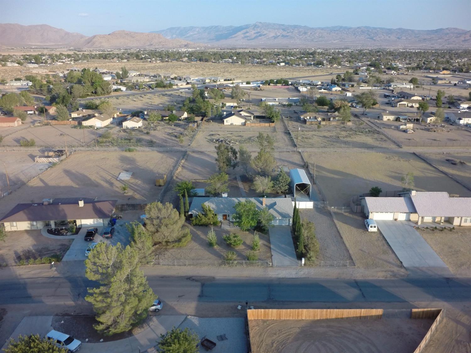 15201 Ramona Rd, Apple Valley, CA 92307 photo 2