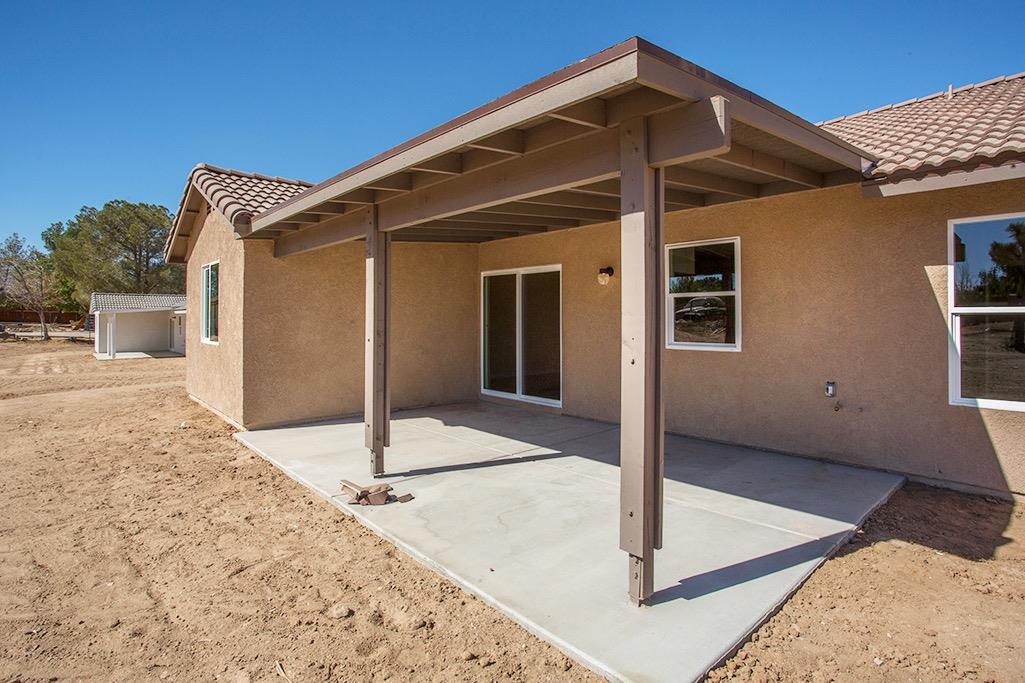 18449 Willow St, Hesperia, CA 92345 photo 6