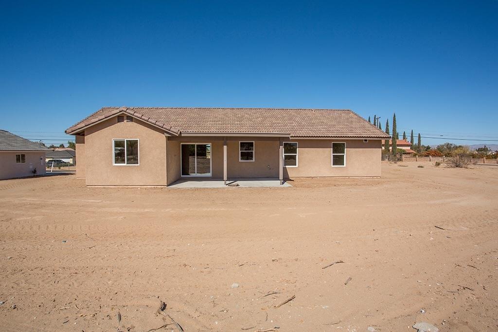 18449 Willow St, Hesperia, CA 92345 photo 4