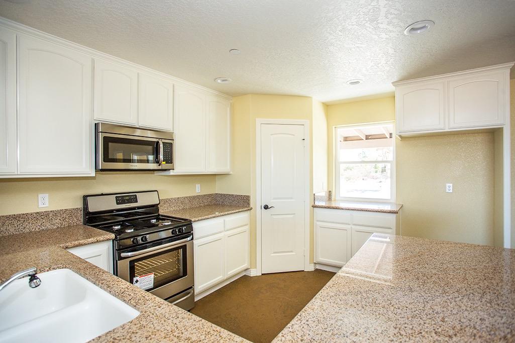 18449 Willow St, Hesperia, CA 92345 photo 17