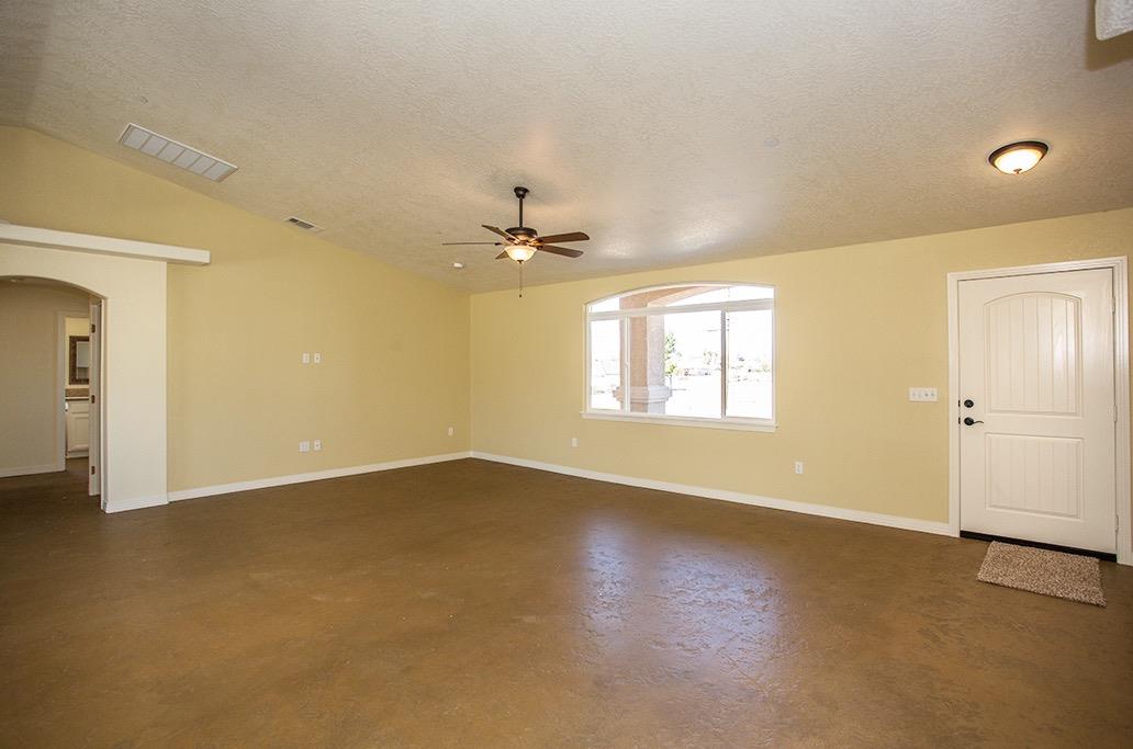 18449 Willow St, Hesperia, CA 92345 photo 10