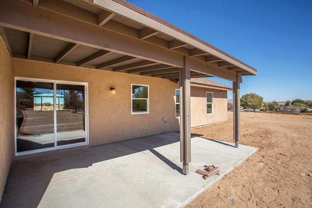 18449 Willow St, Hesperia, CA 92345 photo 8