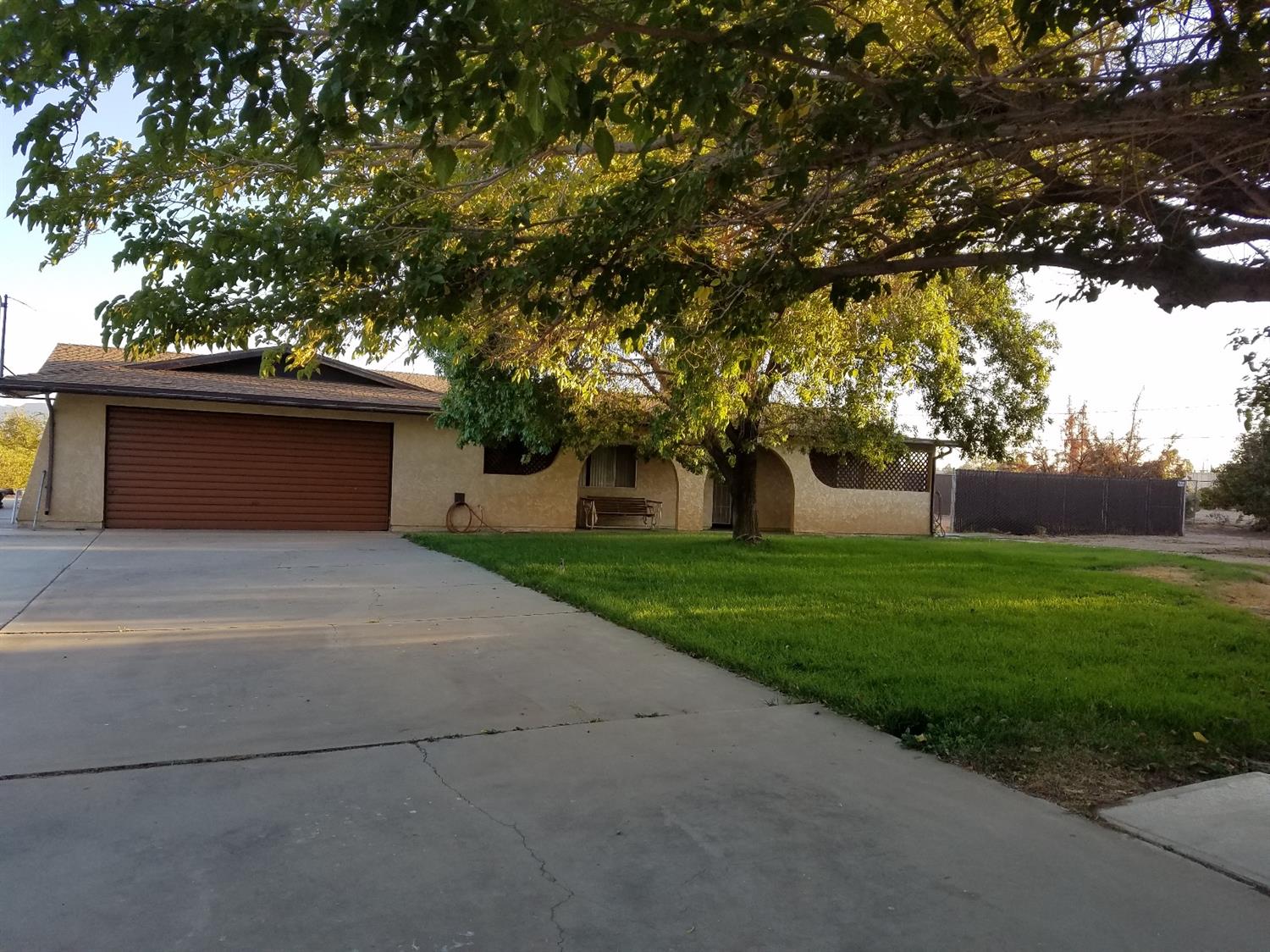 17735 Linden St, Hesperia, CA 92345 photo 1