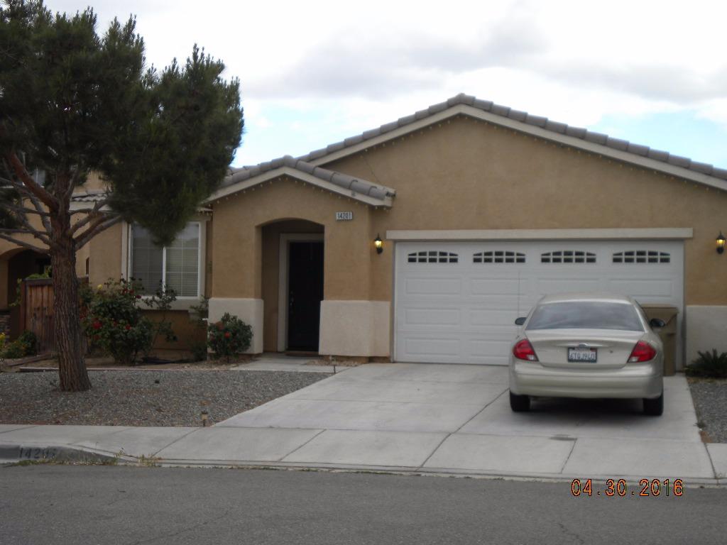 14201 Blackstone St, Hesperia, CA 92345 photo 2