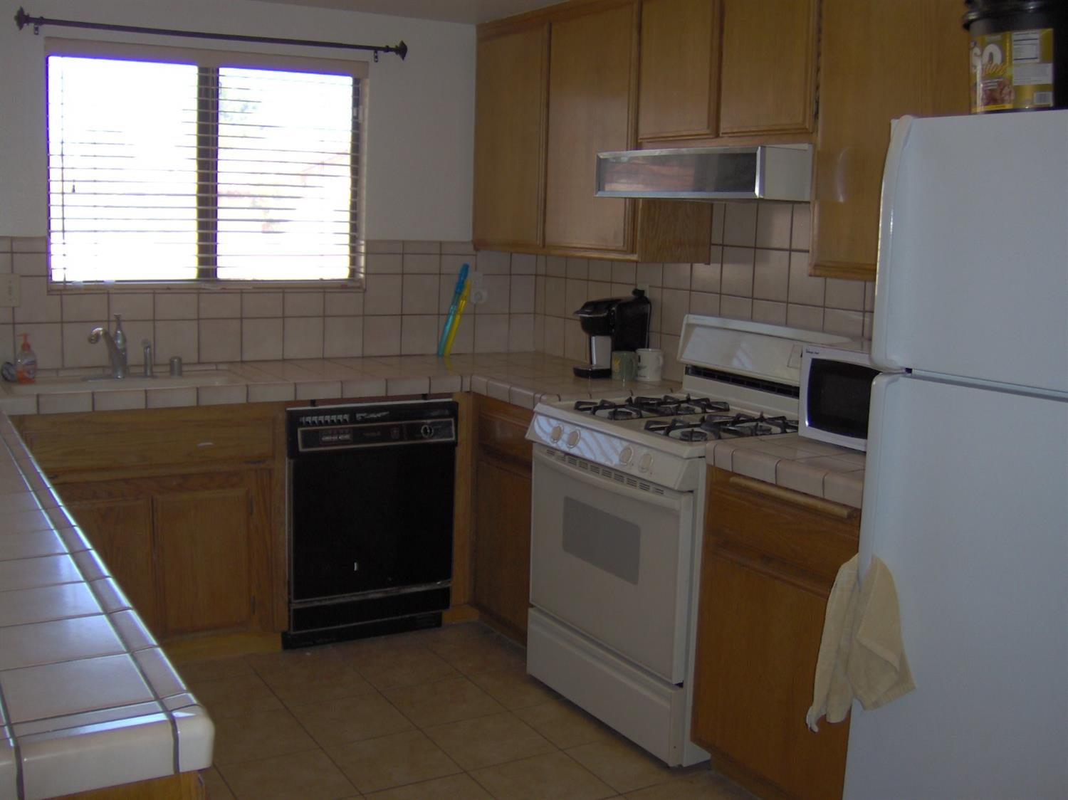 15031 Blue Grass Dr, Helendale, CA 92342 photo 5