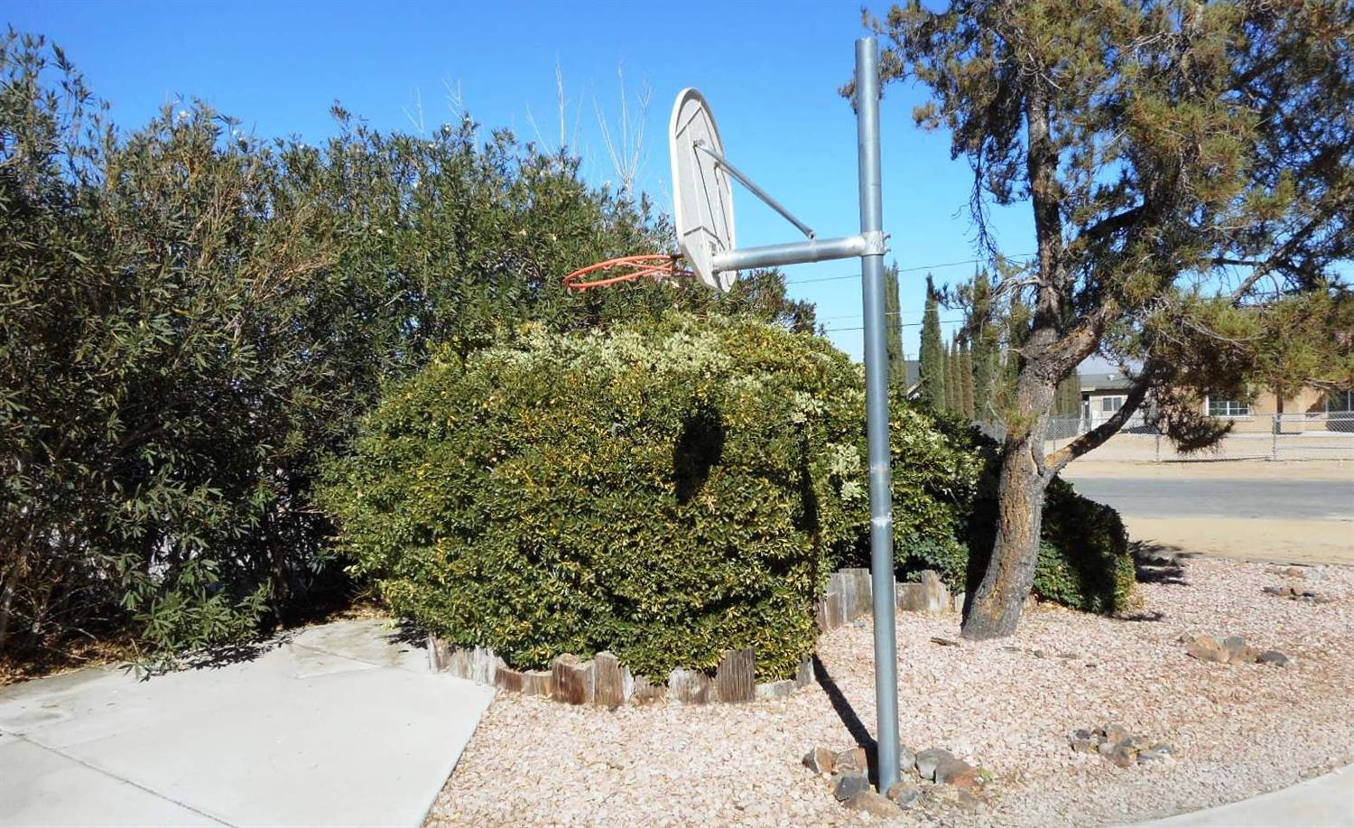 8202 Pismo Ave, Hesperia, CA 92345 photo 46