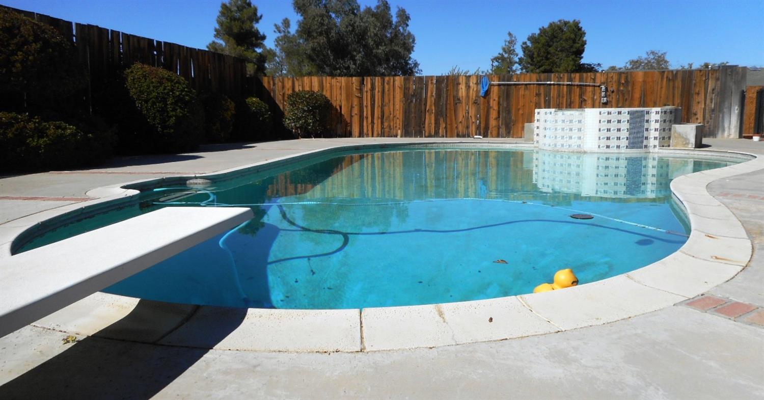 8202 Pismo Ave, Hesperia, CA 92345 photo 4