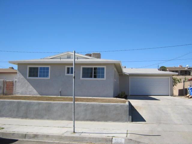 720 Yucca Ave, Barstow, CA 92311 photo 2