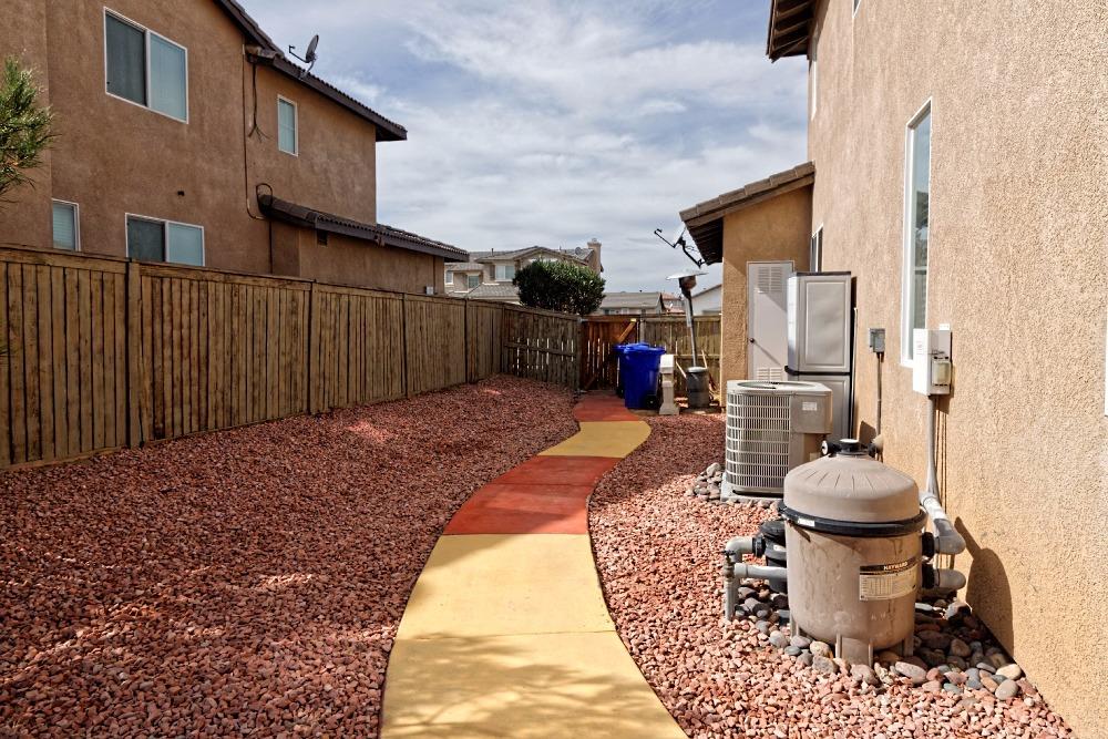 11765 Kiowa Rd, Apple Valley, CA 92308 photo 4