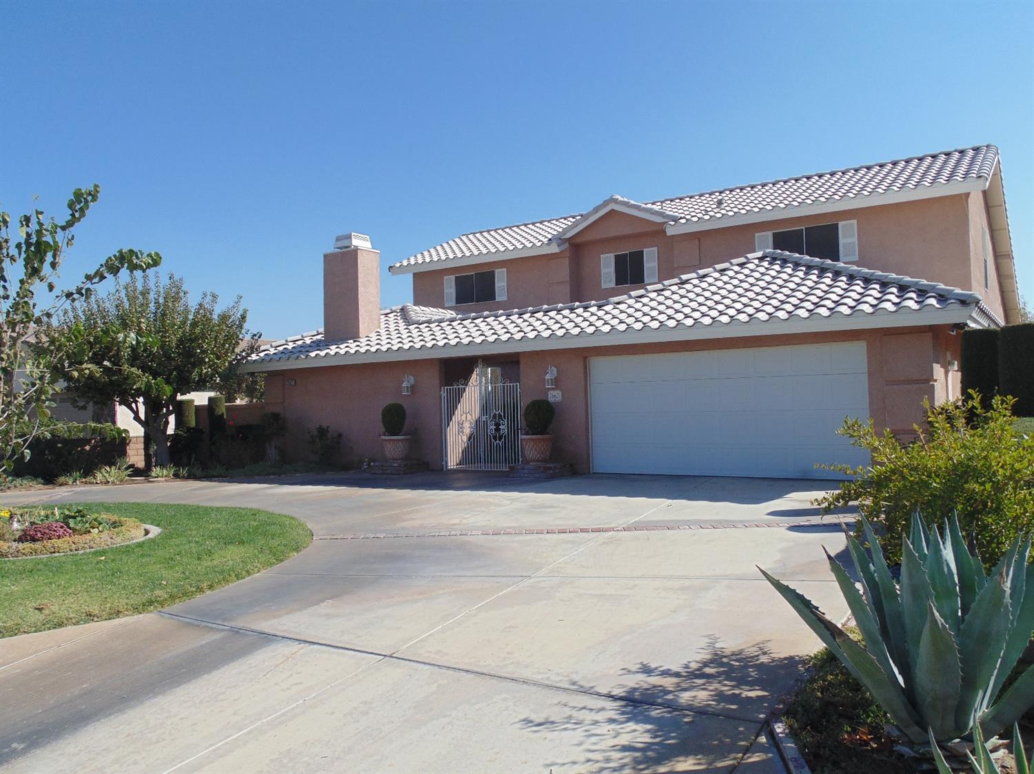 11765 Kiowa Rd, Apple Valley, CA 92308 photo 2