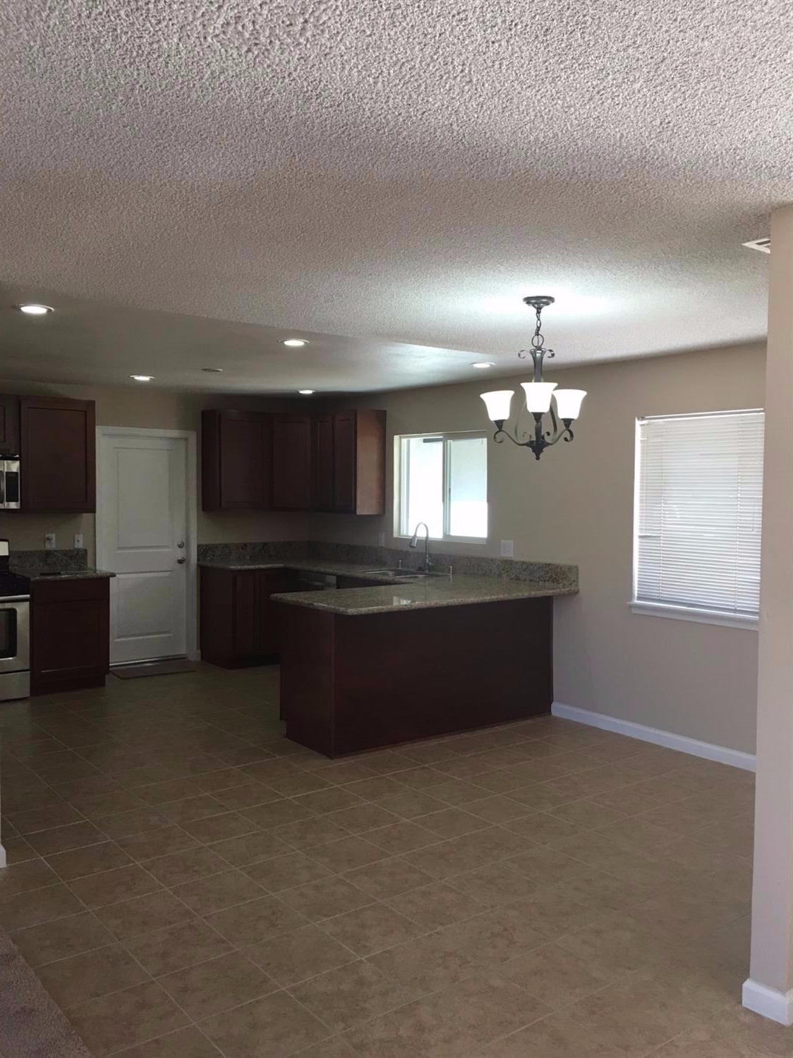 10328 Hawthorne Ave, Hesperia, CA 92345 photo 5