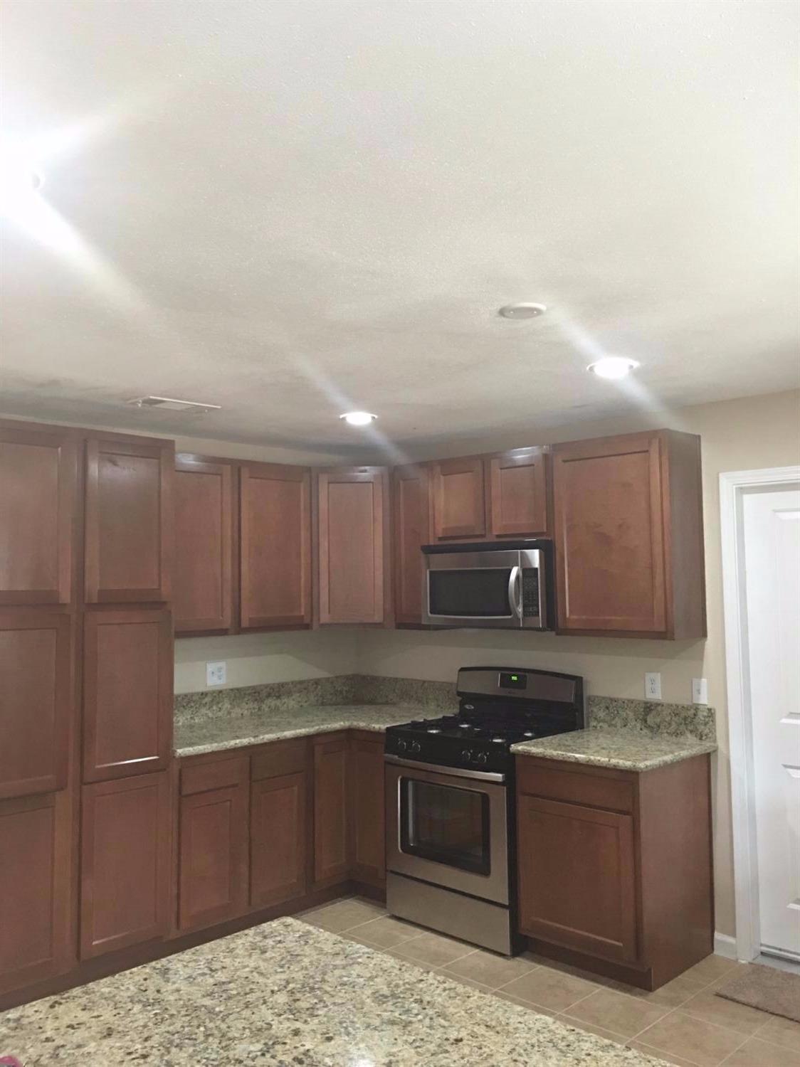10328 Hawthorne Ave, Hesperia, CA 92345 photo 3