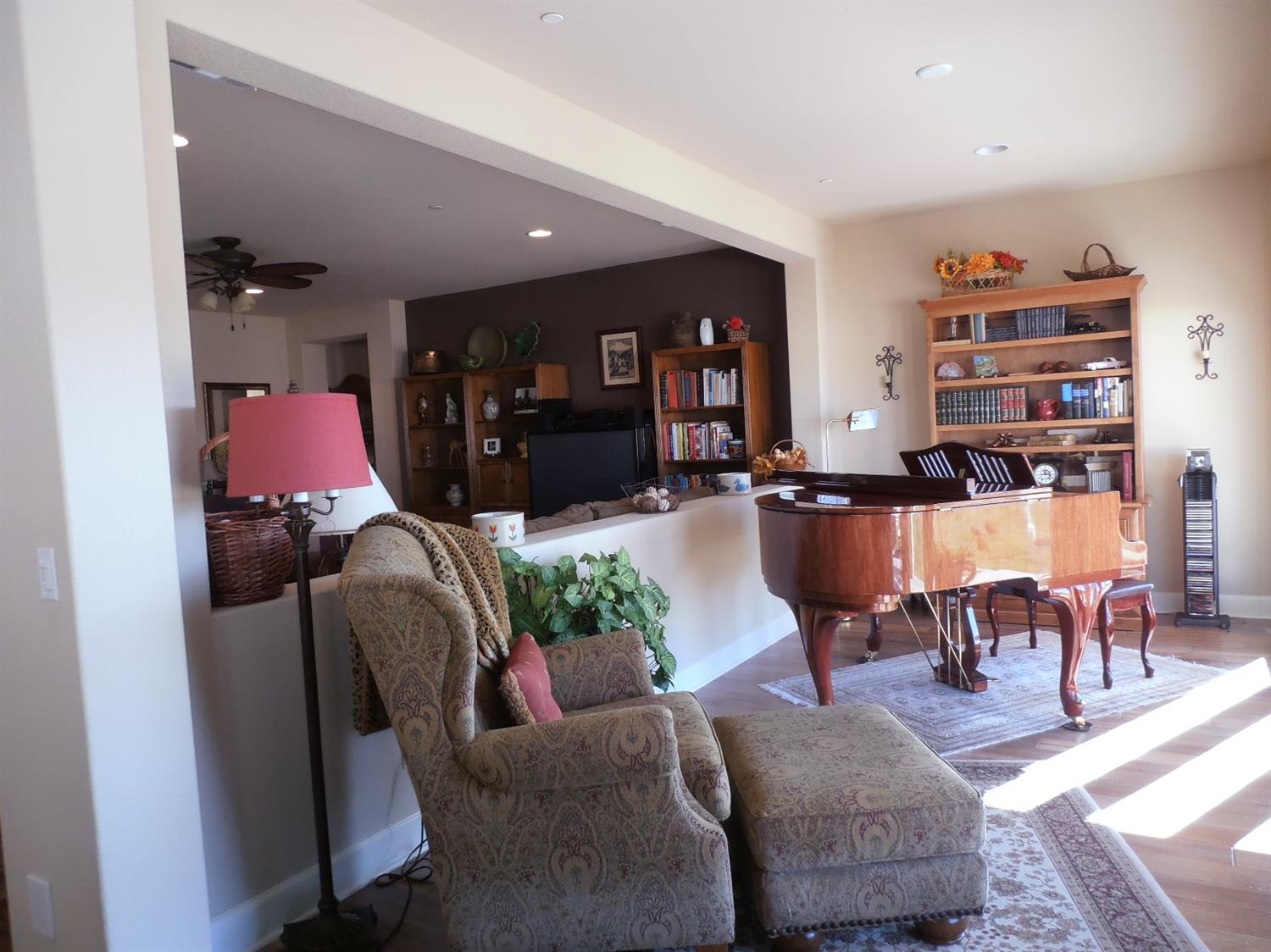 10740 Green Valley Rd, Apple Valley, CA 92308 photo 4