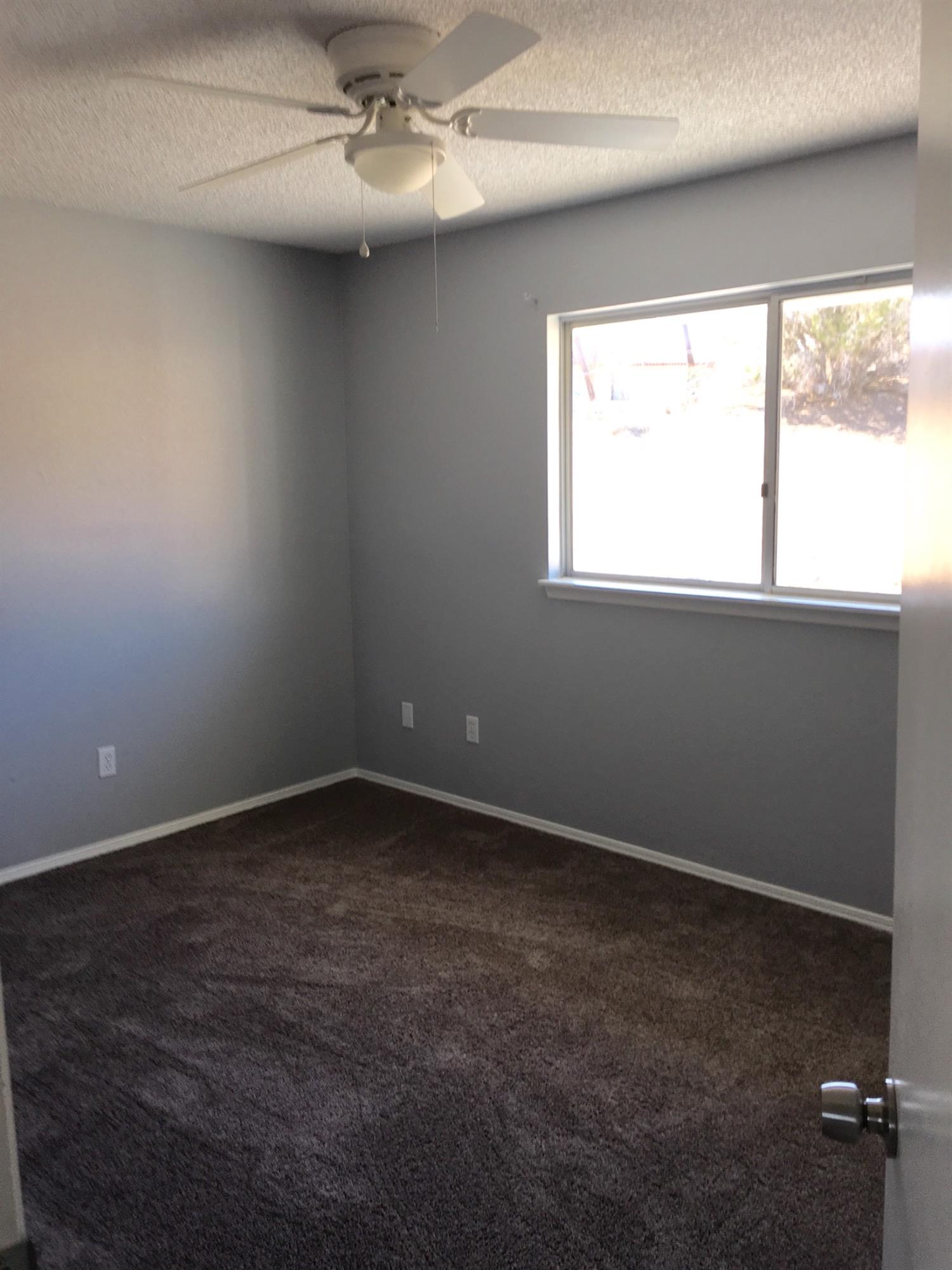 18635 Yucca St, Hesperia, CA 92345 photo 9