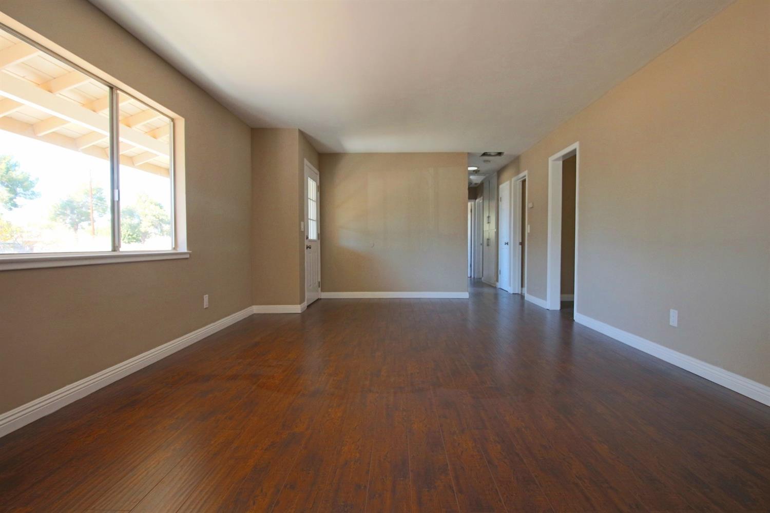 10371 Cottonwood Ave, Hesperia, CA 92345 photo 4