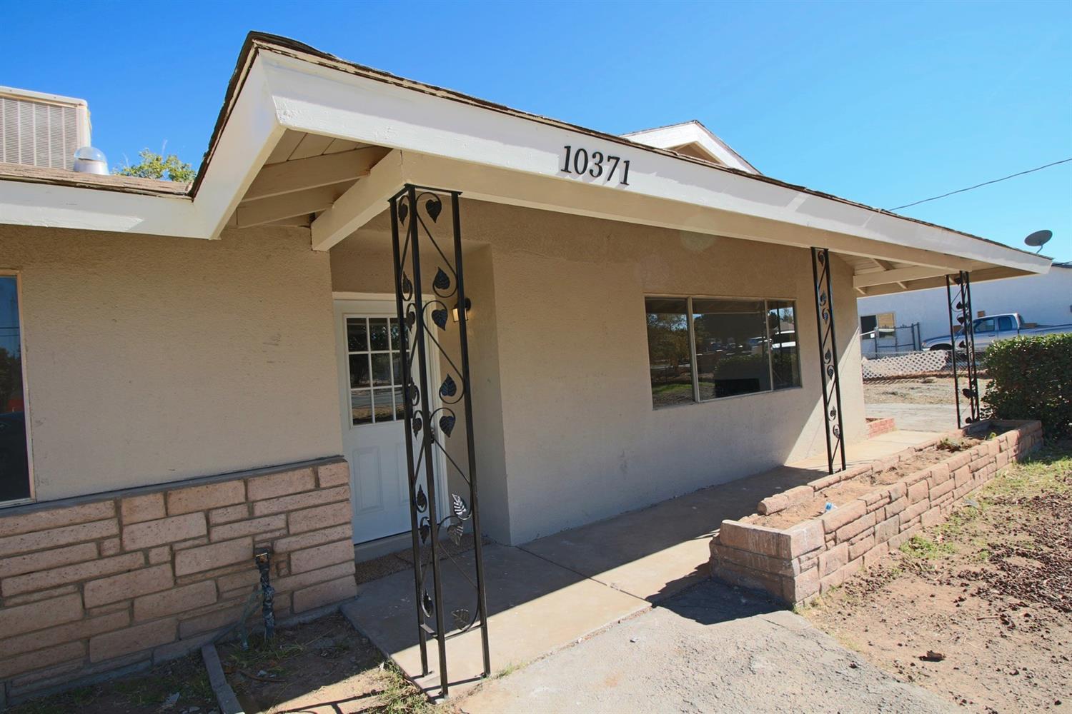 10371 Cottonwood Ave, Hesperia, CA 92345 photo 3