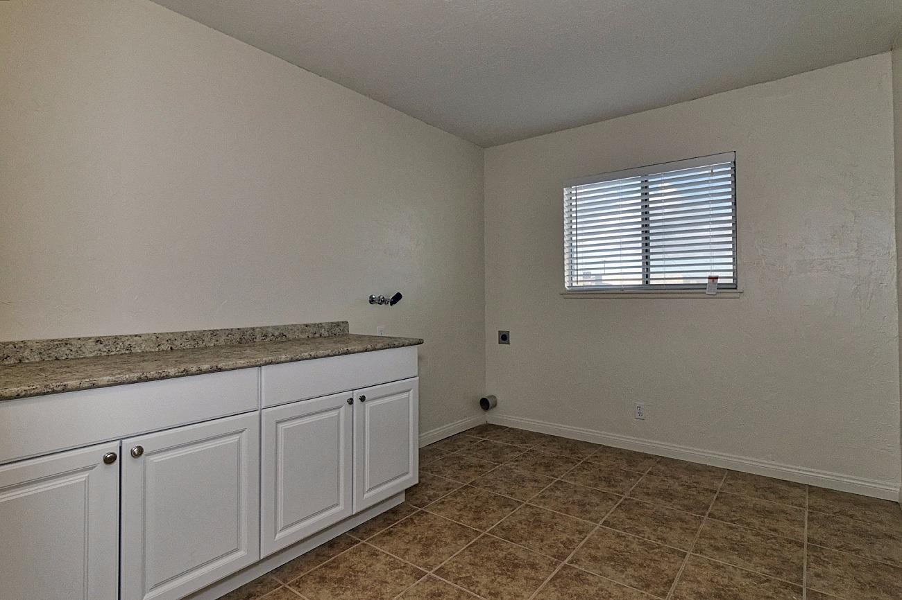 1821 Calico Dr, Barstow, CA 92311 photo 8