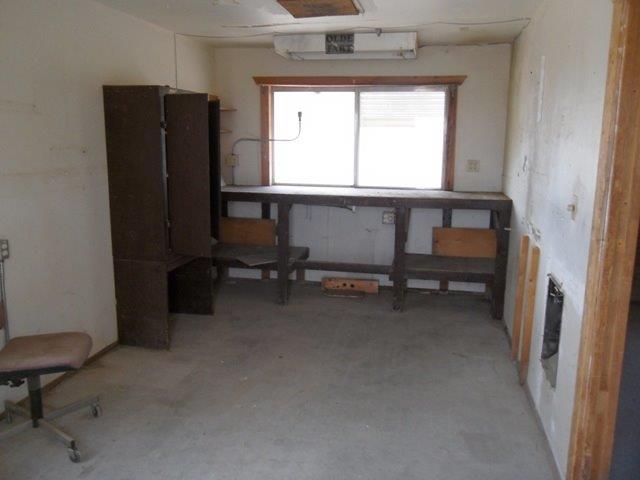 36558 Valley Wells Rd, Hinkley, CA 92347 photo 8