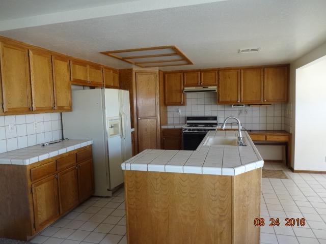 3849 Capella Dr, Barstow, CA 92311 photo 3