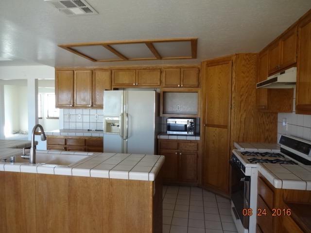 3849 Capella Dr, Barstow, CA 92311 photo 4
