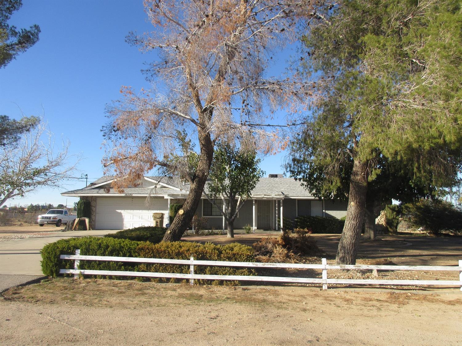 18372 Mojave St, Hesperia, CA 92345 photo 2