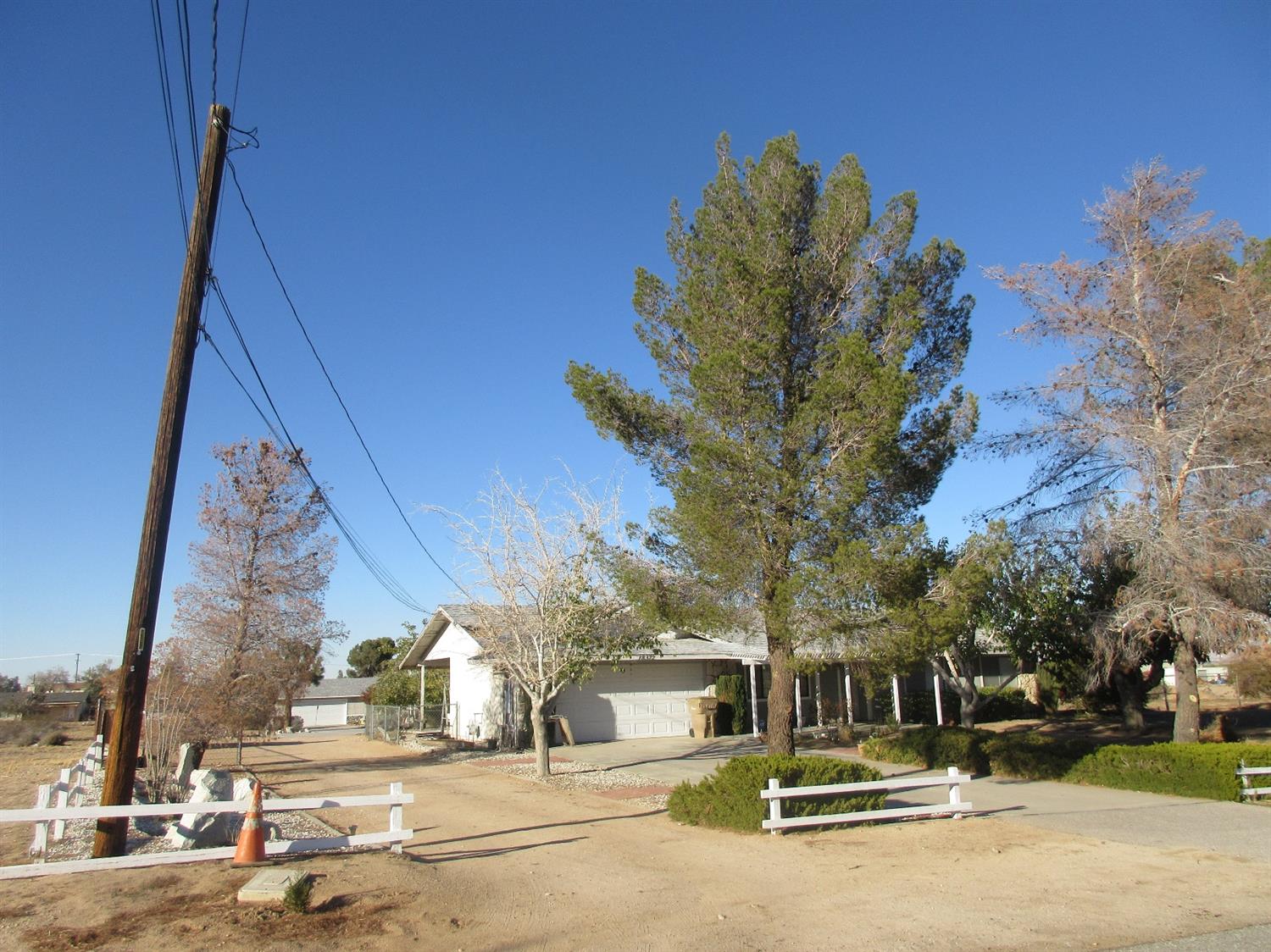 18372 Mojave St, Hesperia, CA 92345 photo 1