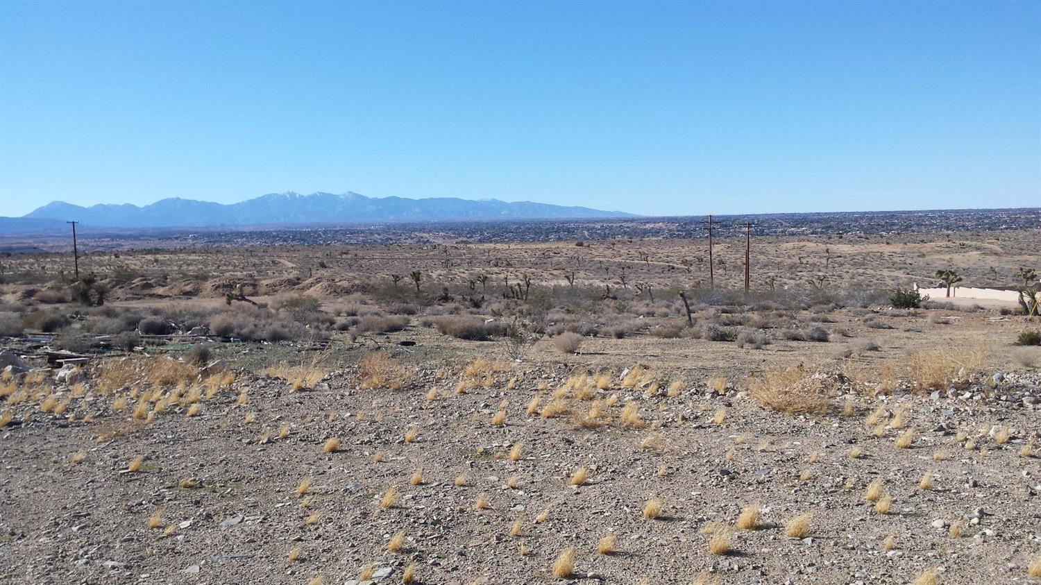 Undisclosed, Apple Valley, CA 92308 photo 6