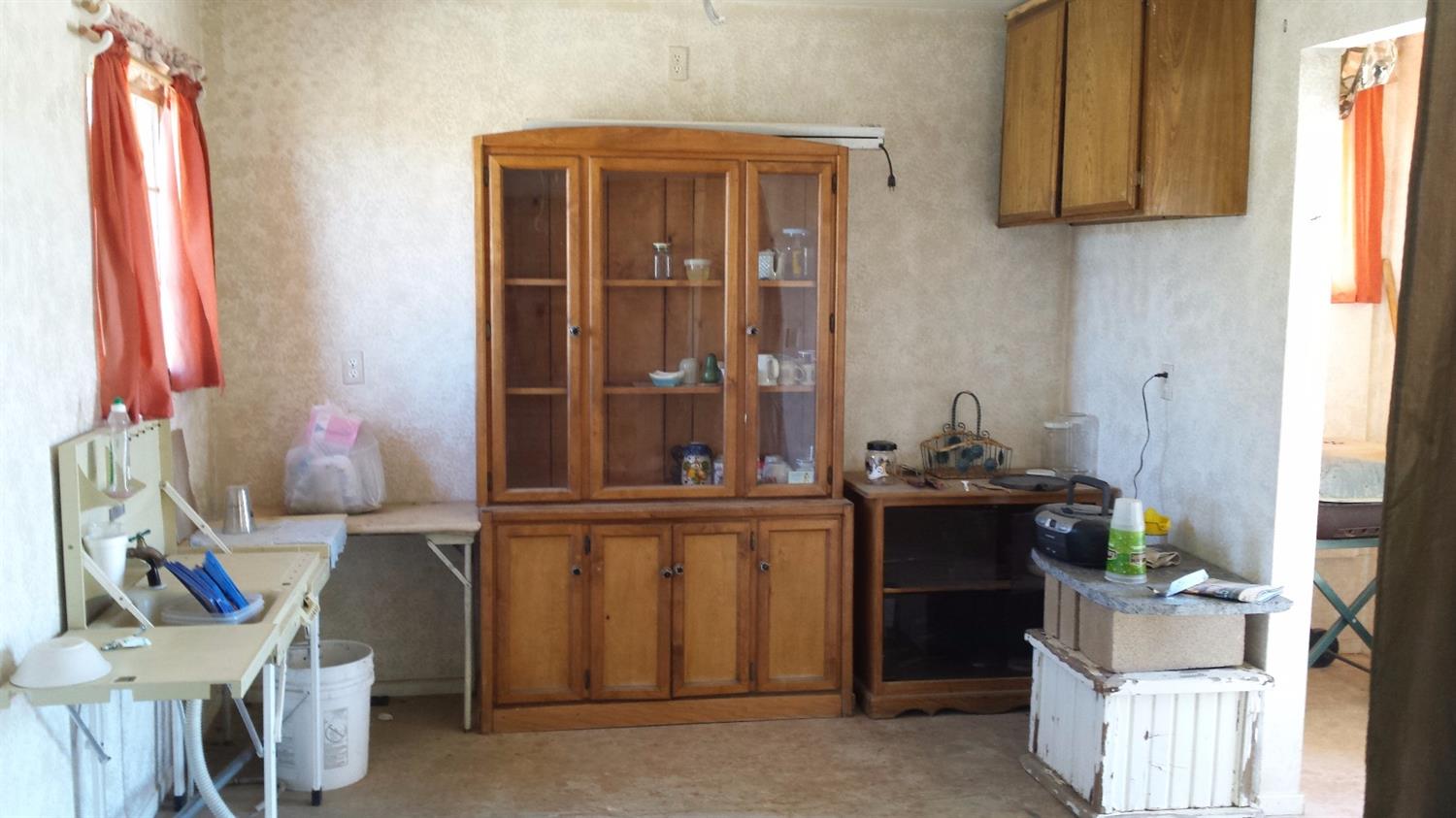 Undisclosed, Apple Valley, CA 92308 photo 4