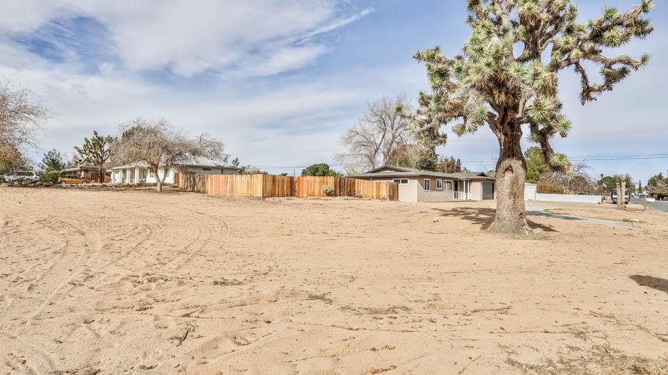 12890 Iroquois Rd, Apple Valley, CA 92308 photo 7