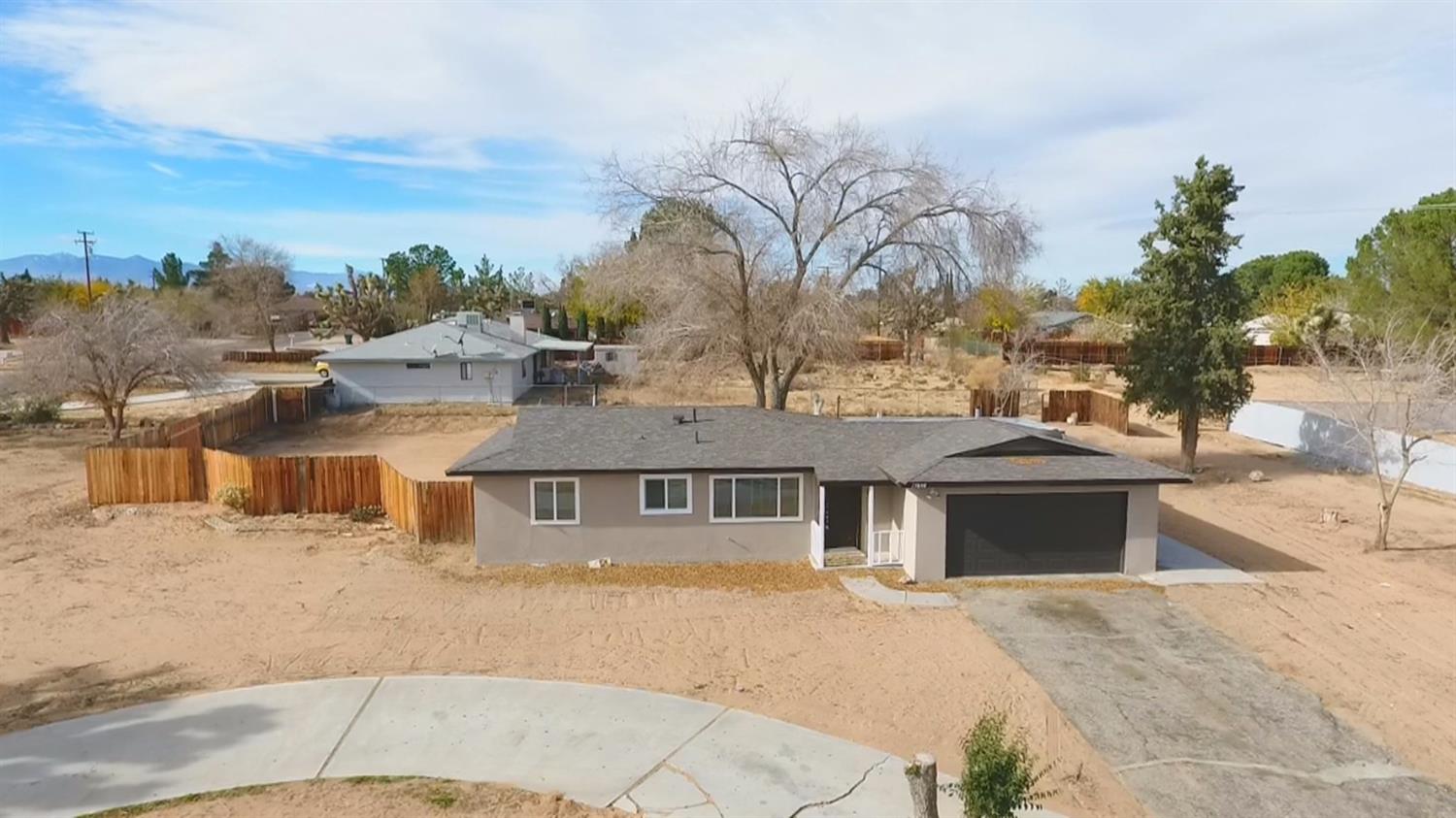 12890 Iroquois Rd, Apple Valley, CA 92308 photo 2