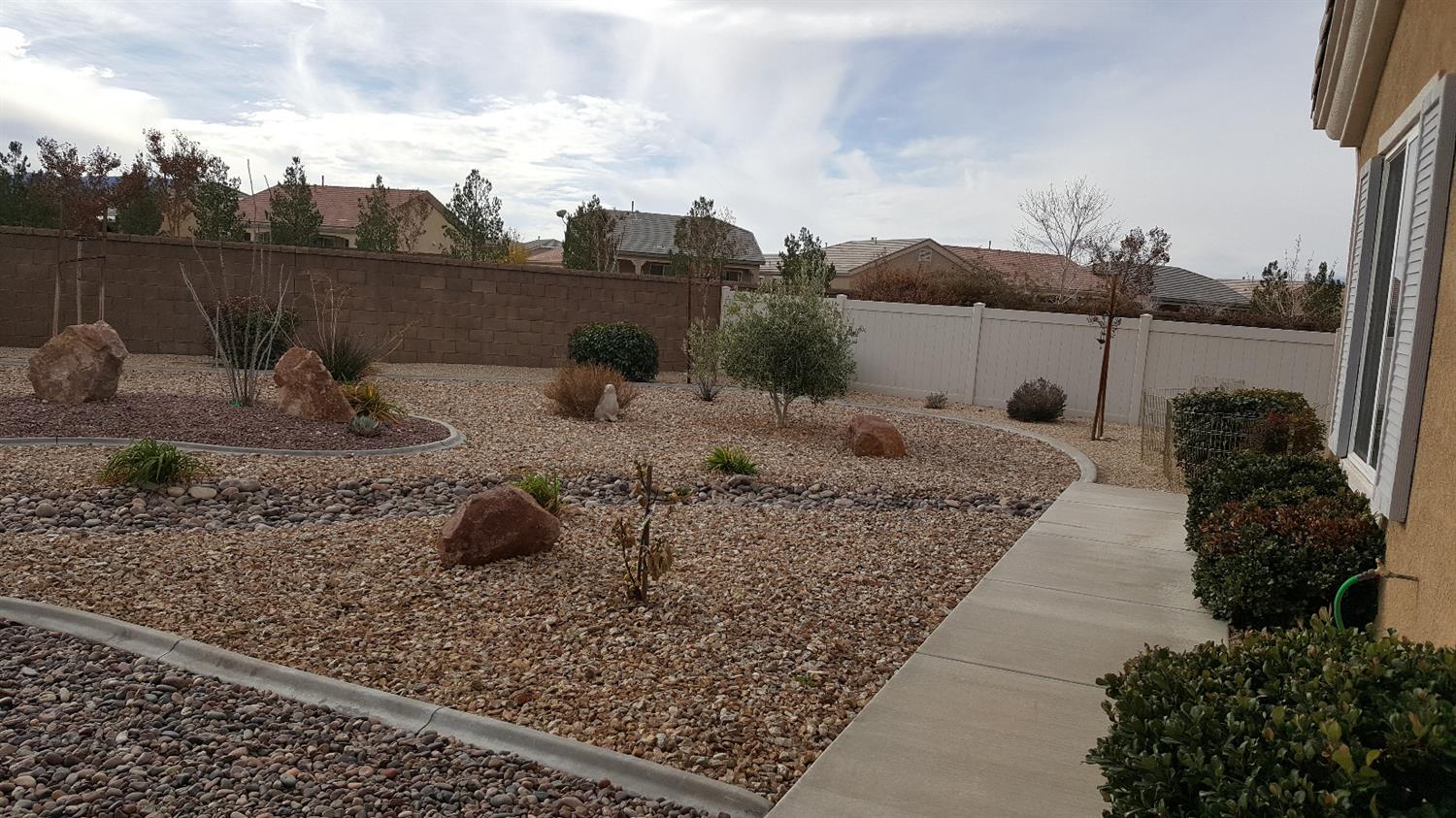 Undisclosed, Apple Valley, CA 92308 photo 11
