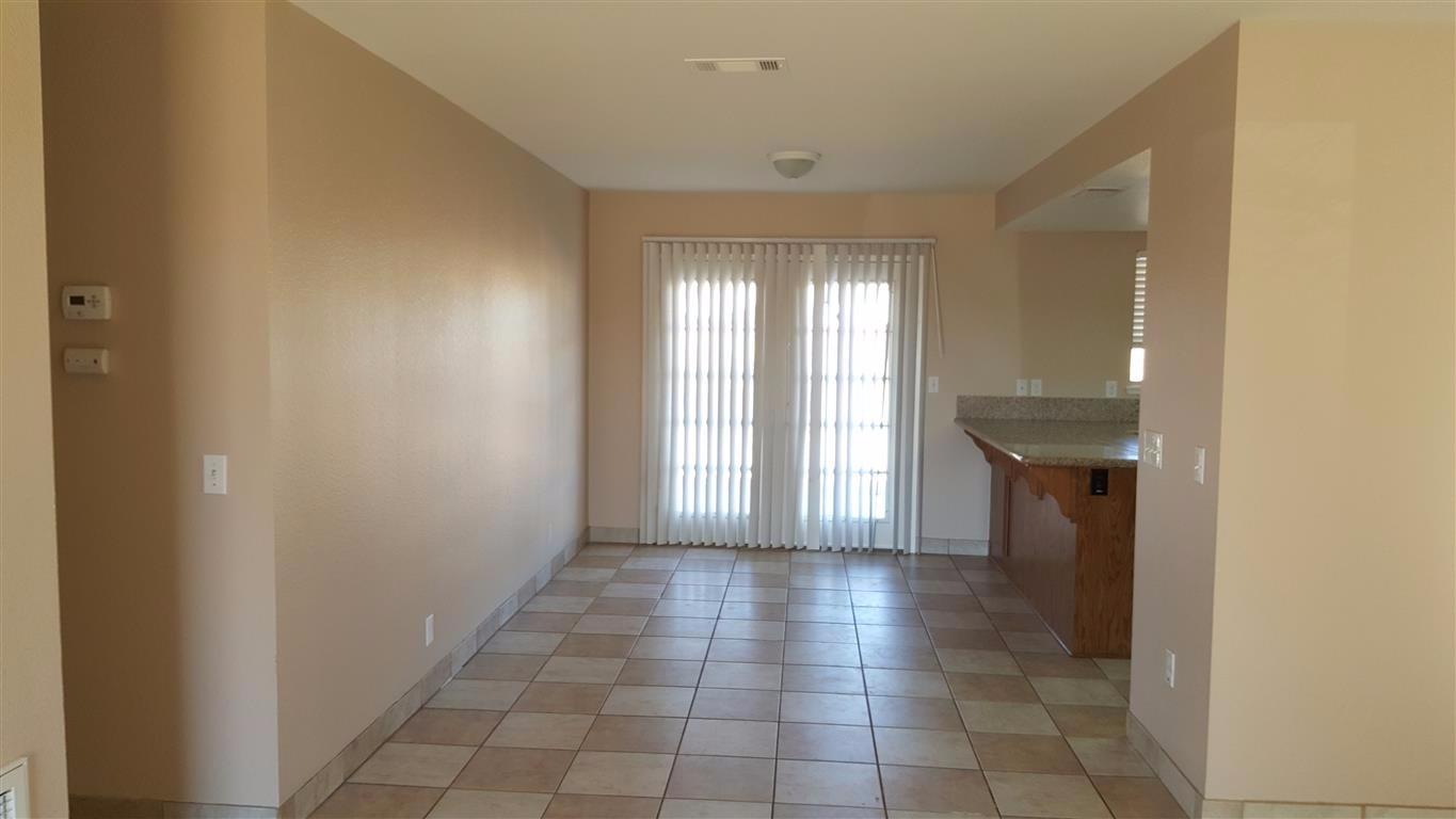 22256 Cholena Rd, Apple Valley, CA 92307 photo 3