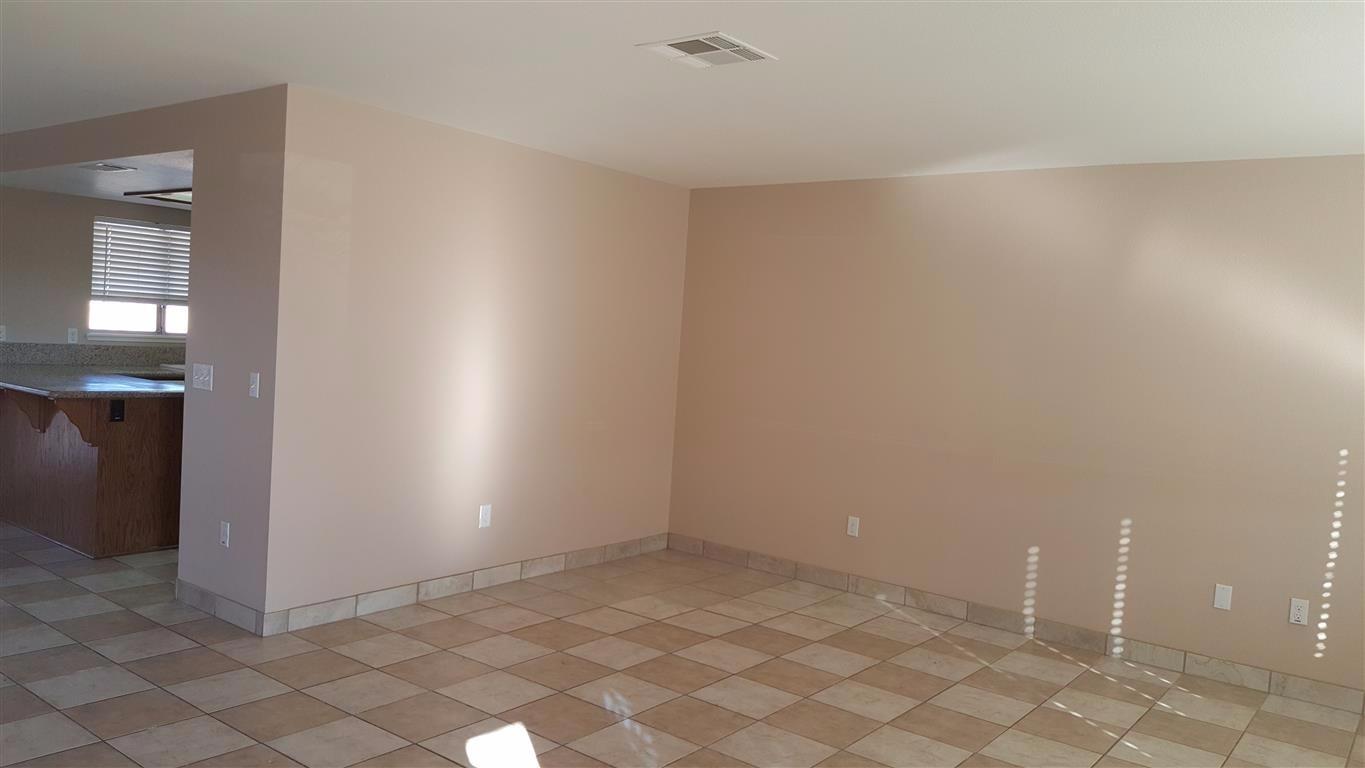 22256 Cholena Rd, Apple Valley, CA 92307 photo 2