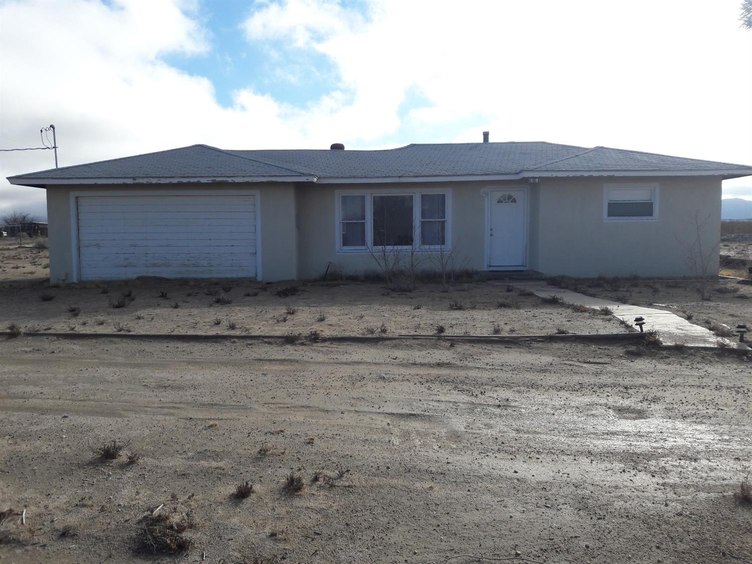 35889 Rabbit Springs Rd, Lucerne Valley, CA 92356 photo 1