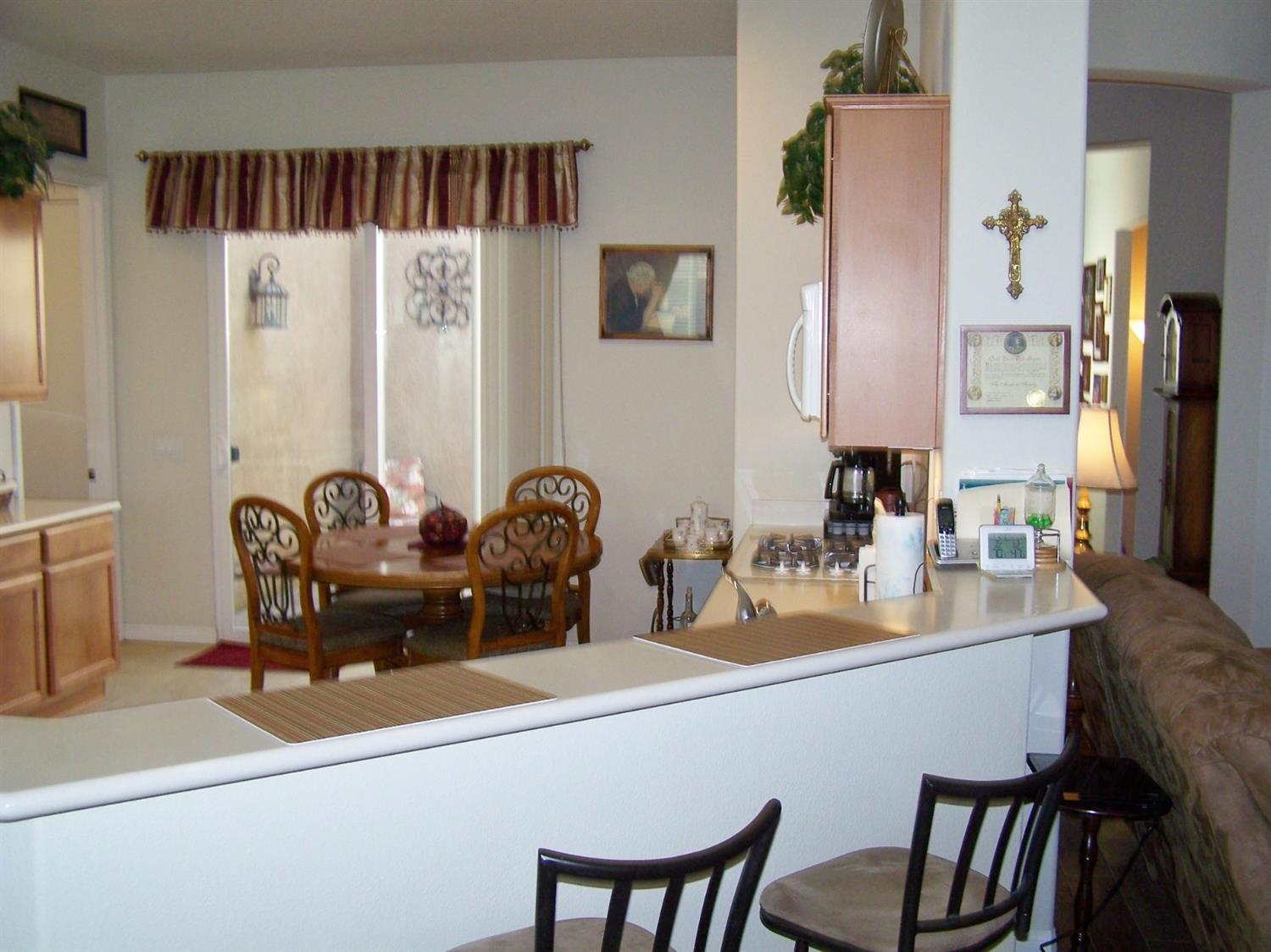 10117 Redstone Rd, Apple Valley, CA 92308 photo 3