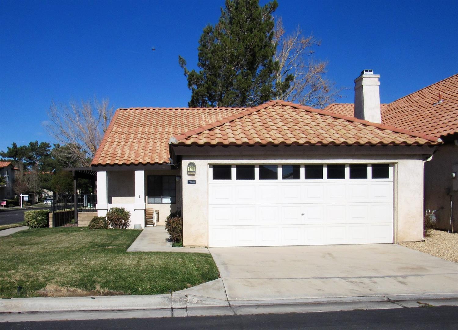 19228 Pine Way, Apple Valley, CA 92308 photo 1