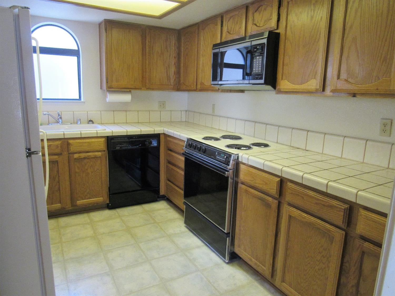19228 Pine Way, Apple Valley, CA 92308 photo 4