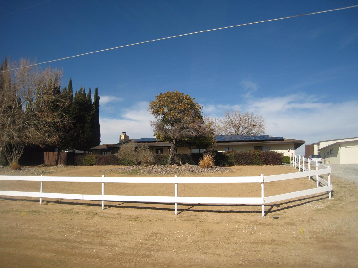14807 Kinai Rd, Apple Valley, CA 92307 photo 1