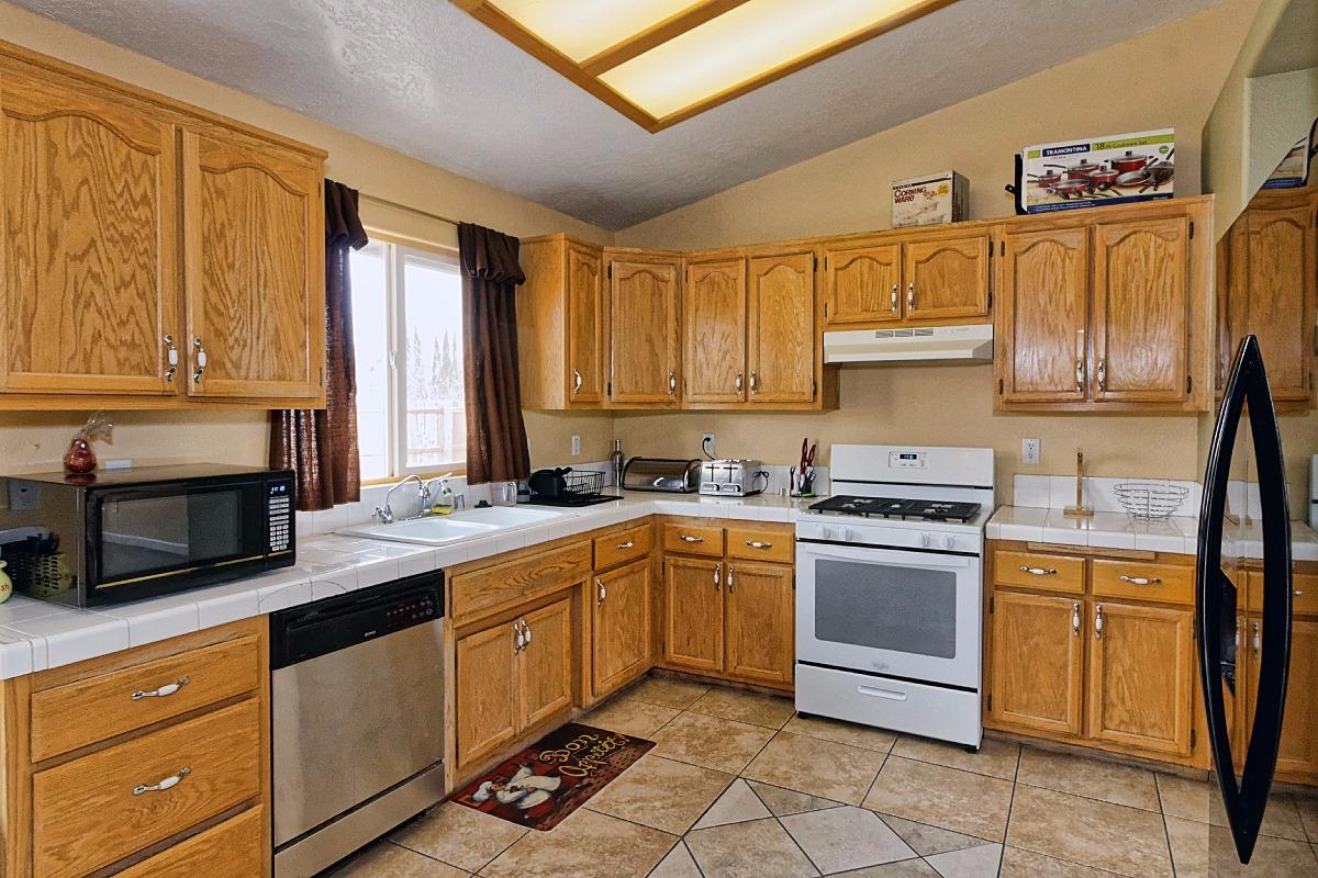 7628 Cottonwood Ave, Hesperia, CA 92345 photo 9