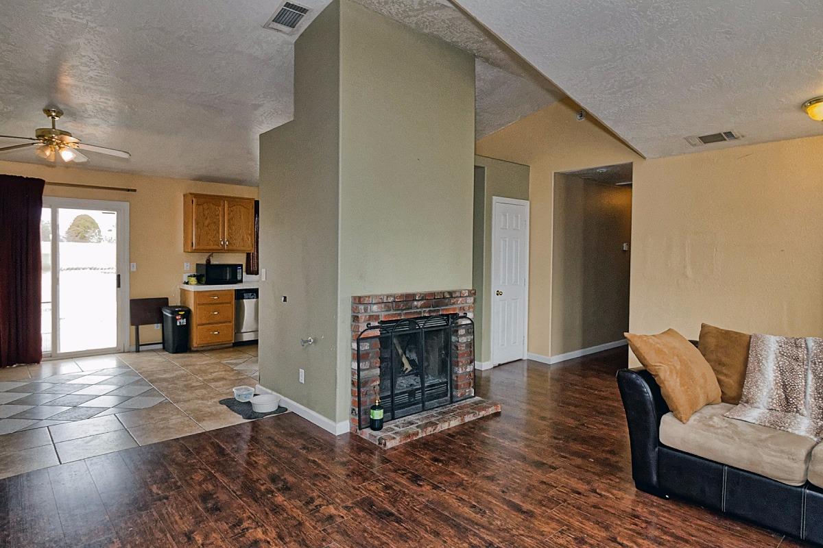 7628 Cottonwood Ave, Hesperia, CA 92345 photo 5