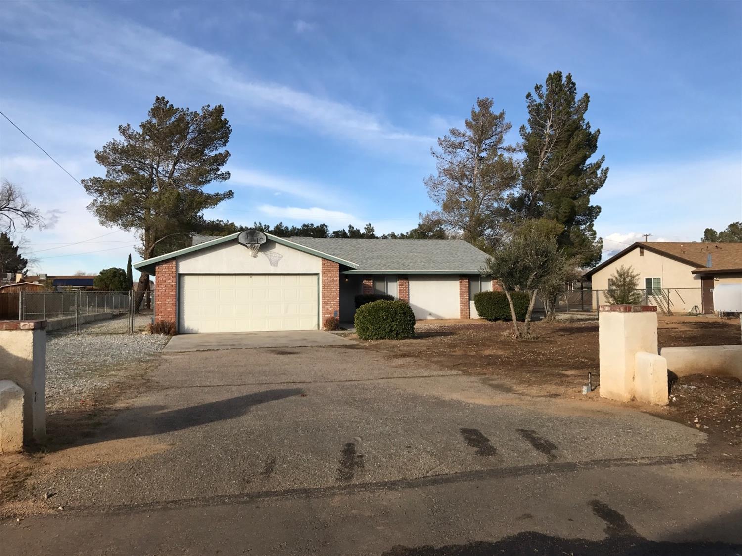 21236 Geronimo Rd, Apple Valley, CA 92308 photo 2