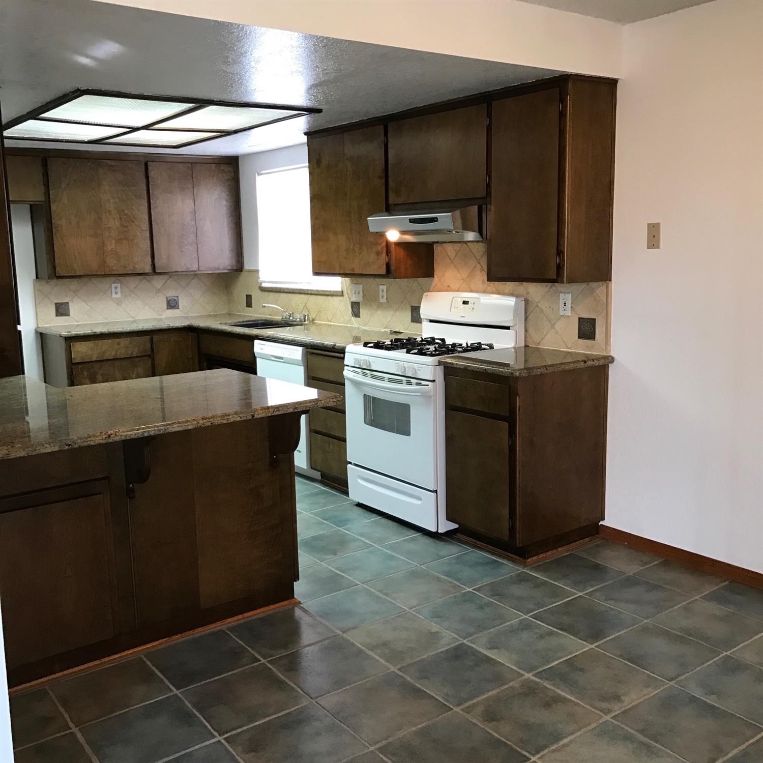 21236 Geronimo Rd, Apple Valley, CA 92308 photo 9