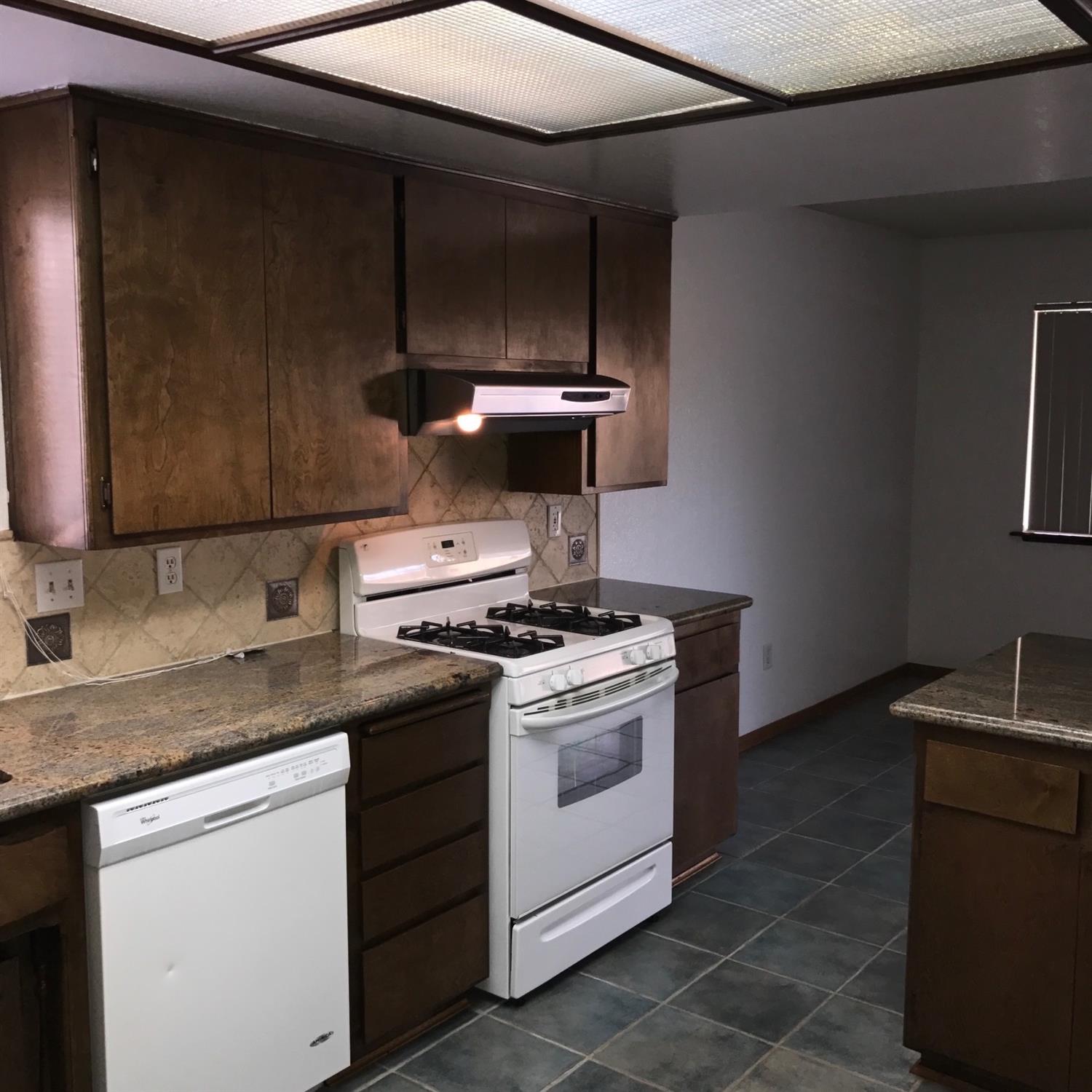 21236 Geronimo Rd, Apple Valley, CA 92308 photo 7