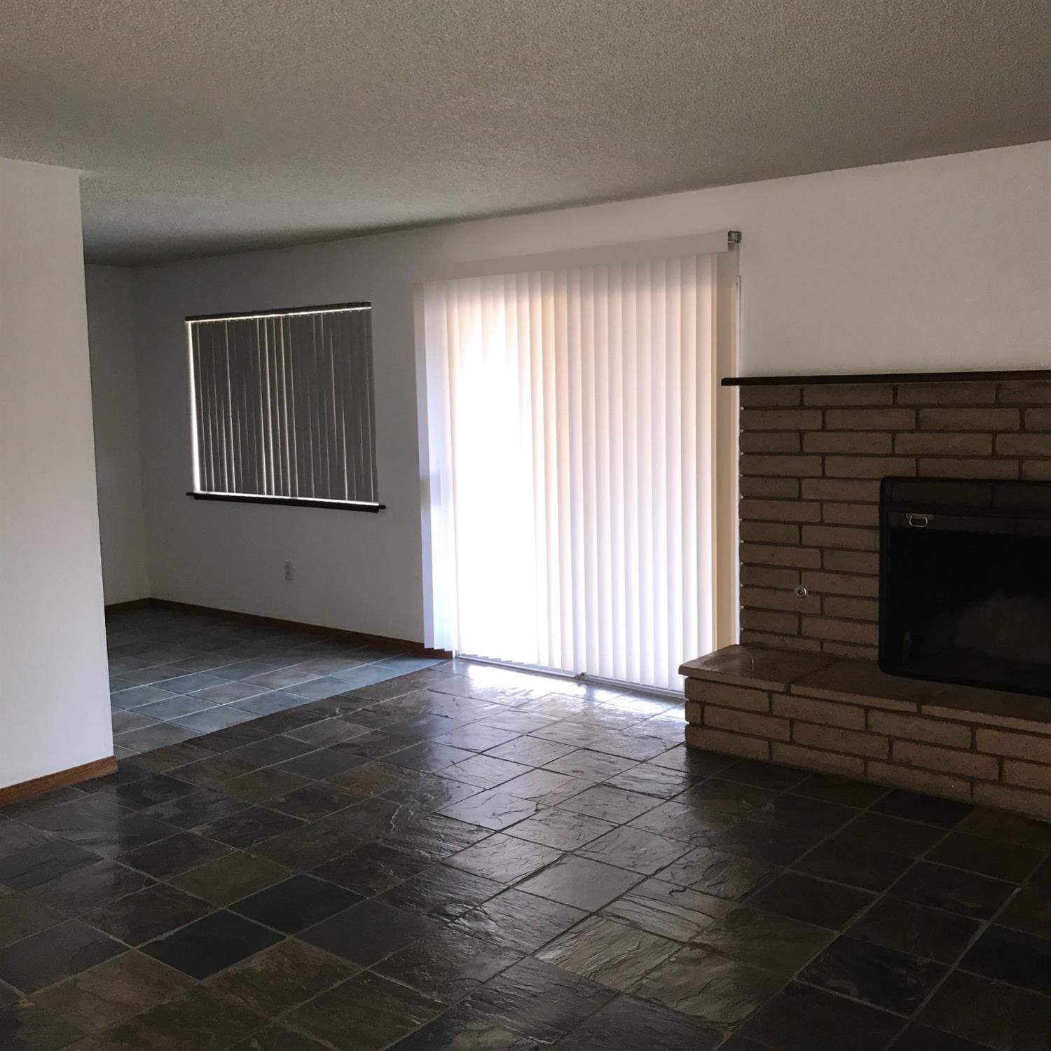 21236 Geronimo Rd, Apple Valley, CA 92308 photo 4