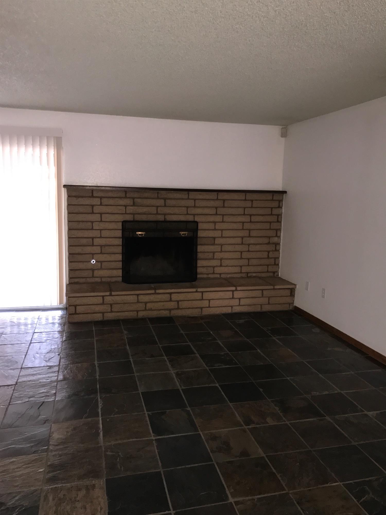 21236 Geronimo Rd, Apple Valley, CA 92308 photo 3