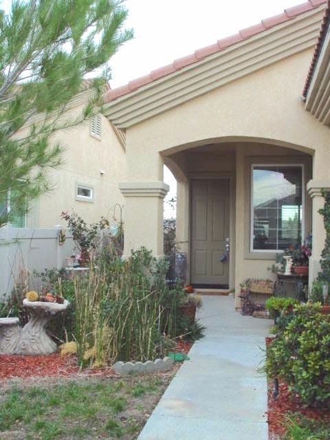 10399 Lakeshore Dr, Apple Valley, CA 92308 photo 4
