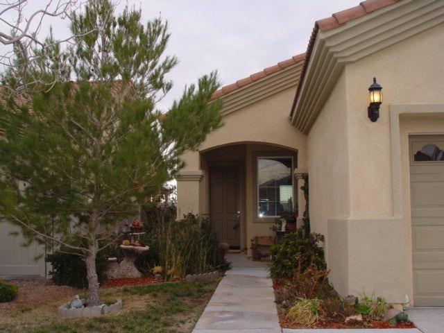 10399 Lakeshore Dr, Apple Valley, CA 92308 photo 1