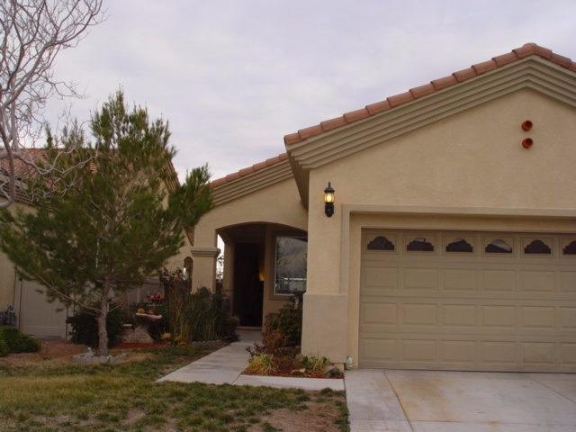 10399 Lakeshore Dr, Apple Valley, CA 92308 photo 2