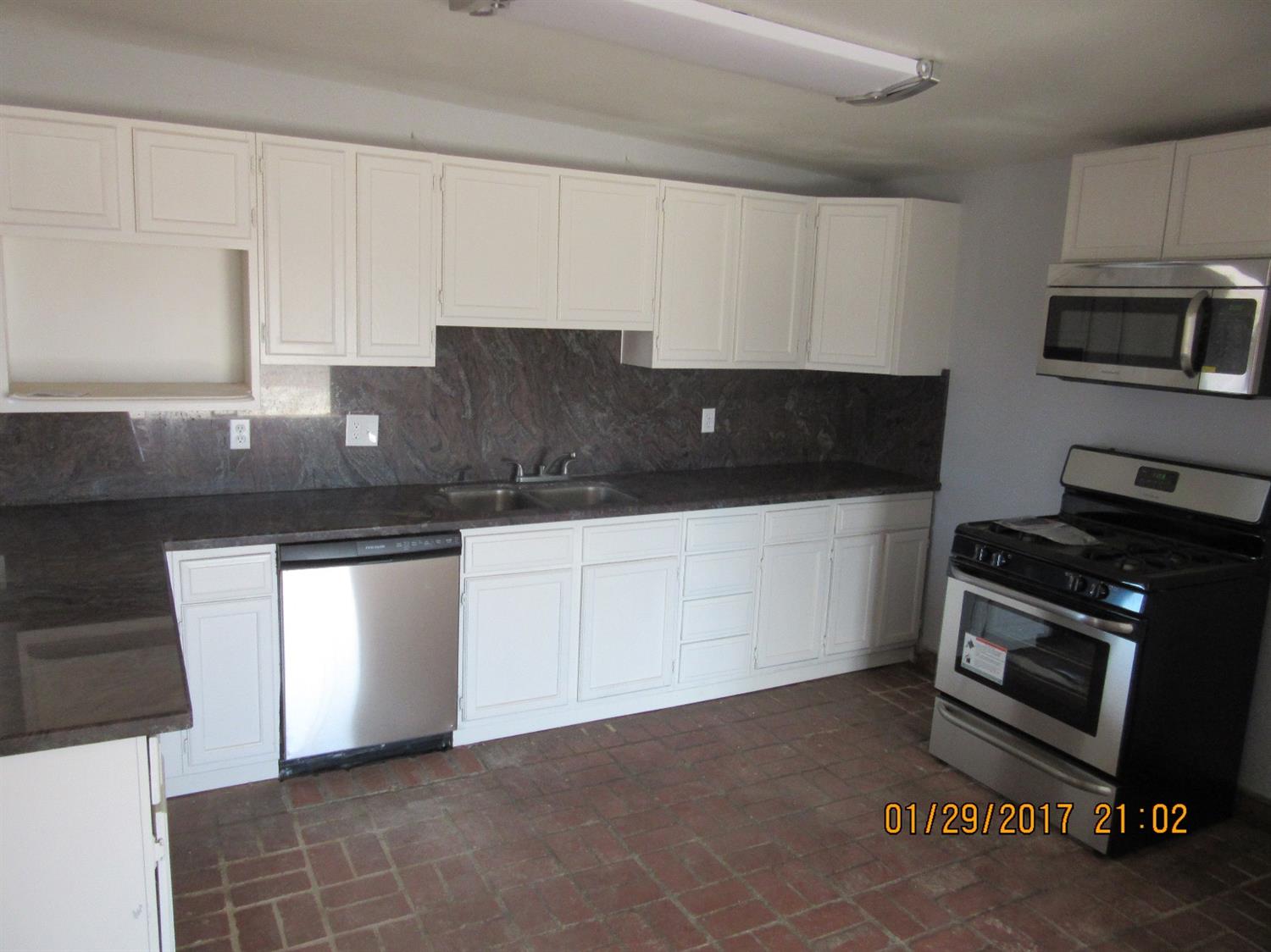 15090 Palm St, Hesperia, CA 92345 photo 10