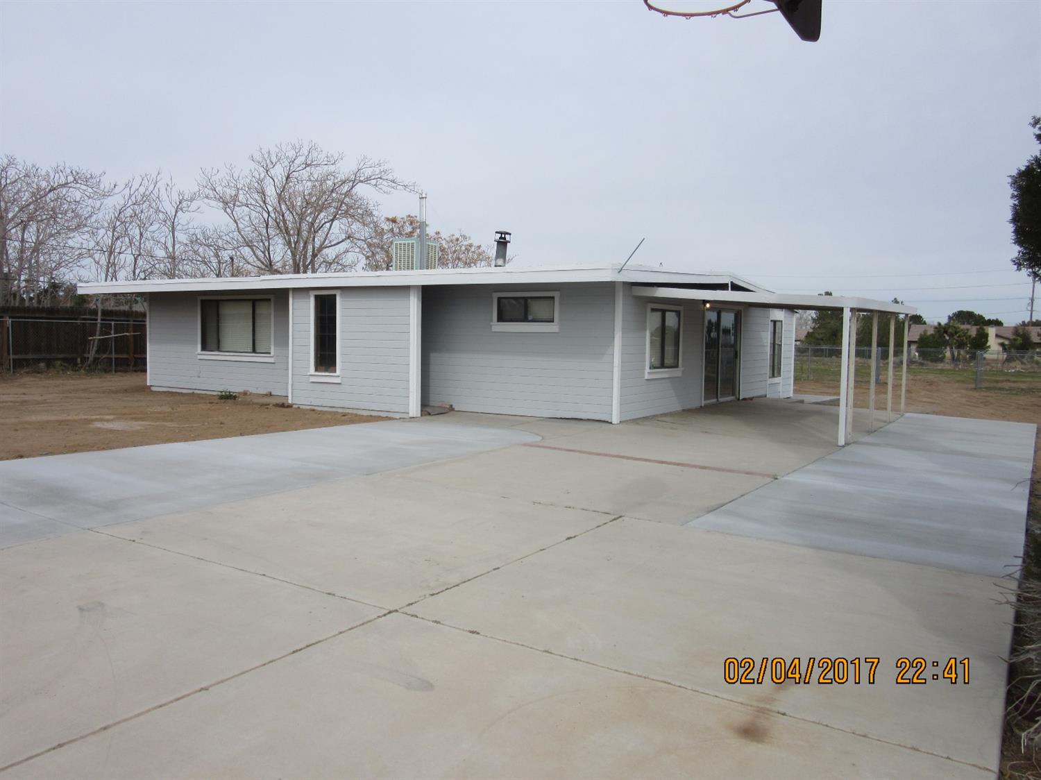 15090 Palm St, Hesperia, CA 92345 photo 1